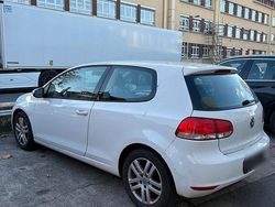 Weiß Gebraucht 2009 VW Golf VI Limousine | 2.500 € (Fairer Preis)