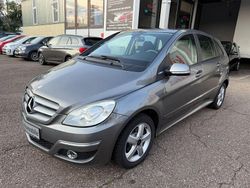 Grau Gebraucht 2009 Mercedes B160 Van / Kleinbus | 4.890 € (Teuer)