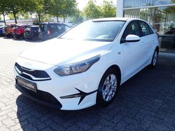 Weiß Gebraucht 2022 Kia Ceed Edition 7 Limousine | 15.900 € (Fairer Preis)