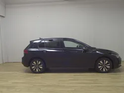 Schwarz Gebraucht 2023 VW Golf VIII Move Limousine | 18.980 € (Guter Preis)