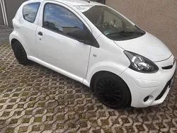 Weiß Gebraucht 2014 Toyota Aygo Kleinwagen | 3.250 € (Superpreis)