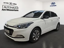 Weiß Gebraucht 2018 Hyundai i20 Passion Limousine | 11.999 € (Fairer Preis)