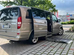 Silber Gebraucht 2012 Mercedes Viano Van / Kleinbus | 37.800 €