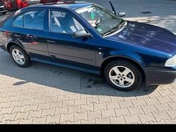Blau Gebraucht 2003 Skoda Octavia Limousine | 800 € (Guter Preis)