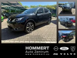 Schwarz (metallic) Gebraucht 2014 Nissan Qashqai Tekna SUV | 9.990 € (Fairer Preis)