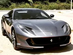 Grau Gebraucht 2021 Ferrari 812 Cabrio | 393.250 €