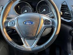 Grau Gebraucht 2015 Ford Ecosport SUV | 7.150 € (Fairer Preis)