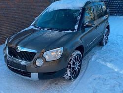Braun Gebraucht 2013 Skoda Yeti SUV | 3.499 € (Superpreis)