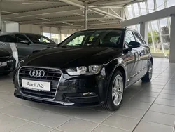 Phantomschwarzperleffekt Gebraucht 2013 Audi A3 Sportback Attraction Limousine | 12.450 € (Fairer Preis)