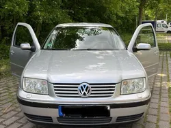 Silber Gebraucht 2003 VW Bora Basis Limousine | 2.500 € (Fairer Preis)