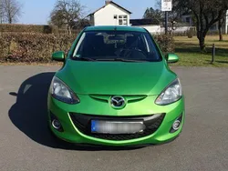 Grün Gebraucht 2011 Mazda 2 Active Limousine | 6.000 € (Teuer)