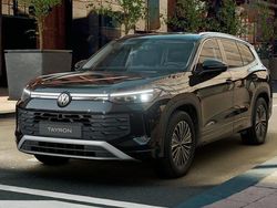 Grenadilla black metallic Gebraucht 2025 VW Tayron Life SUV | 38.990 € (Fairer Preis)