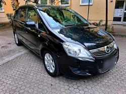 Schwarz Gebraucht 2012 Opel Zafira Van / Kleinbus | 5.200 € (Etwas zu teuer)