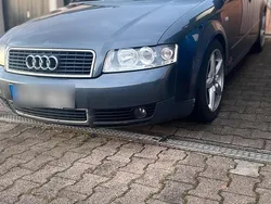 Grau Gebraucht 2002 Audi A4 Limousine | 1.500 € (Guter Preis)