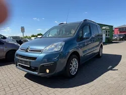 Blau Gebraucht 2016 Citroën Berlingo Shine Van / Kleinbus | 8.499 € (Fairer Preis)