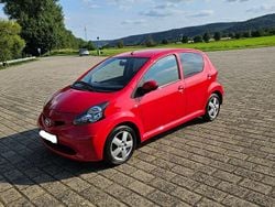 Rot Gebraucht 2008 Toyota Aygo Club Kleinwagen | 3.499 € (Etwas zu teuer)