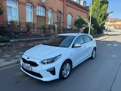 Weiß Gebraucht 2021 Kia Ceed 3 Limousine | 12.950 € (Fairer Preis)