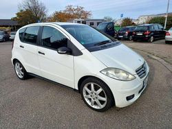 Weiß Gebraucht 2006 Mercedes A180 Limousine | 2.300 €