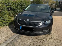 Schwarz Gebraucht 2018 Skoda Octavia Kombi | 13.300 € (Fairer Preis)