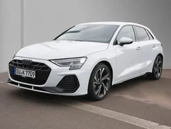 Gletscherweiß metallic Gebraucht 2025 Audi A3 S-Line | 41.770 €