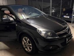 Schwarz Gebraucht 2007 Opel Astra GTC Coupé | 5.700 €