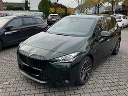 Grün Gebraucht 2024 BMW 220 Active Tourer Sport Line Van / Kleinbus | 33.890 € (Etwas zu teuer)