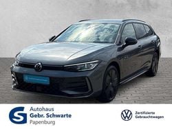Grau Gebraucht 2025 VW Passat R-line Kombi | 43.480 € (Superpreis)