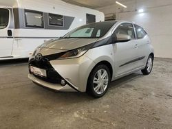 Silver mica metallic (metallic) Gebraucht 2017 Toyota Aygo X-play Kleinwagen | 6.990 € (Fairer Preis)