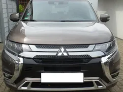 Braun Gebraucht 2020 Mitsubishi Outlander P-HEV SUV | 22.350 € (Fairer Preis)