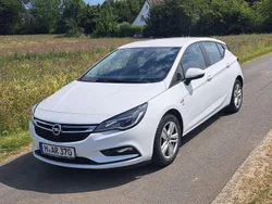 Weiß Gebraucht 2018 Opel Astra Edition Limousine | 9.950 € (Fairer Preis)