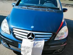 Blau Gebraucht 2005 Mercedes 180 Limousine | 2.300 €
