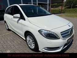 Weiß Gebraucht 2012 Mercedes B180 Van / Kleinbus | 9.490 € (Guter Preis)