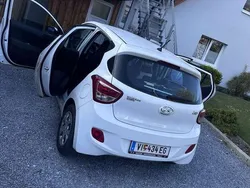 Weiß Gebraucht 2016 Hyundai i10 Kleinwagen | 4.500 €