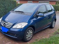 Blau Gebraucht 2009 Mercedes A180 Elegance Van / Kleinbus | 3.499 € (Teuer)