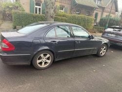 Blau Gebraucht 2006 Mercedes E220 Elegance Limousine | 2.000 € (Superpreis)