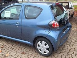 Blau Gebraucht 2009 Toyota Aygo Kleinwagen | 1.700 € (Fairer Preis)