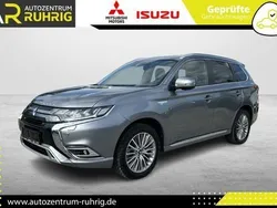 Grau Gebraucht 2021 Mitsubishi Outlander P-HEV Top SUV | 25.990 € (Teuer)