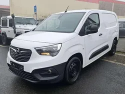 Weiß Gebraucht 2019 Opel Combo Selection Van / Kleinbus | 8.999 € (Guter Preis)