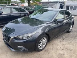 Grau Gebraucht 2015 Mazda 3 Center-Line Limousine | 9.750 € (Fairer Preis)