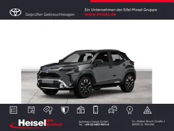 Grau Gebraucht 2025 Toyota Yaris Cross SUV | 27.960 € (Fairer Preis)
