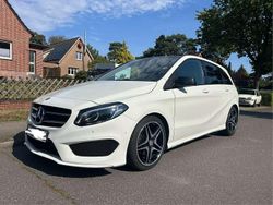 Weiß Gebraucht 2015 Mercedes B200 AMG line Van / Kleinbus | 14.600 € (Fairer Preis)