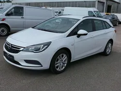 Schneeweiss Gebraucht 2018 Opel Astra Edition Kombi | 7.900 € (Guter Preis)