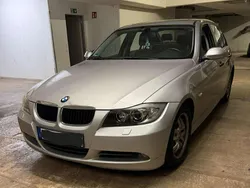 Silber Gebraucht 2005 BMW 320 Lifestyle Limousine | 5.999 € (Etwas zu teuer)