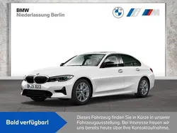 Weiß Gebraucht 2022 BMW 320 Sport Line Limousine | 33.900 € (Fairer Preis)