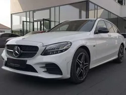 Polarweiss Gebraucht 2020 Mercedes C300e AMG line Kombi | 17.890 € (Teuer)