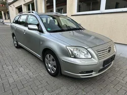 Silver metallic Gebraucht 2006 Toyota Avensis Sol Kombi | 1.990 € (Fairer Preis)