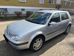 Silber Gebraucht 2001 VW Golf Limousine | 2.250 €