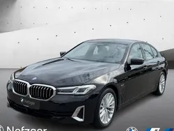 Schwarz Gebraucht 2022 BMW 330e Luxury Line Kombi | 41.900 €