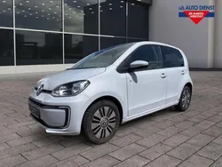 Weiß metallic Gebraucht 2017 VW e-up! Kleinwagen | 11.800 € (Etwas zu teuer)