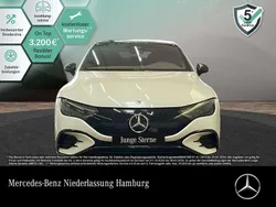 Weiß Gebraucht 2024 Mercedes EQE500 AMG Limousine | 59.990 €